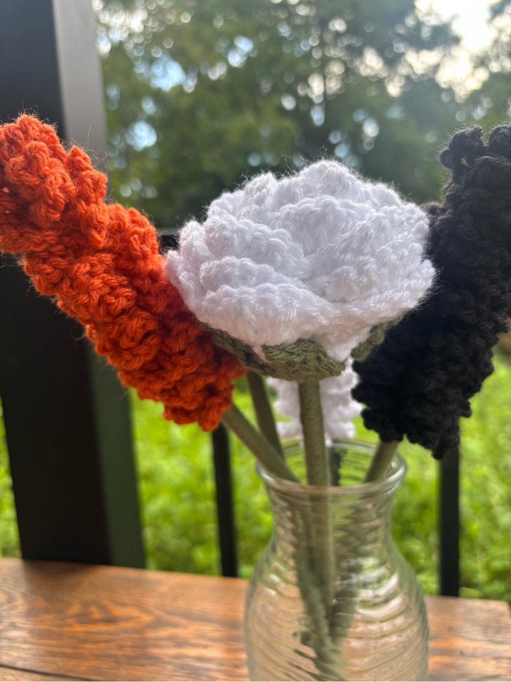 6 Crochet Flowers - Picture 5 of 6